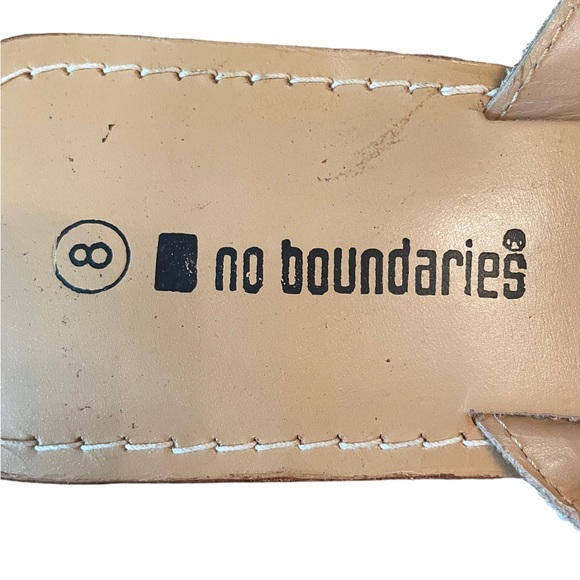 COPY - no boundaries bedazzled woman’s sandals,size 8 - Picture 7 of 7